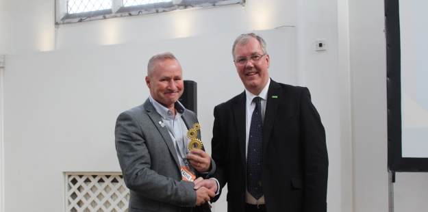 Neil at apprentices award.JPG