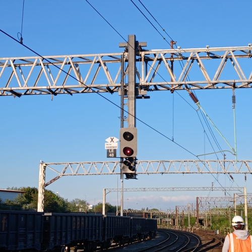 image of new signalling and gantry at Edge Hill