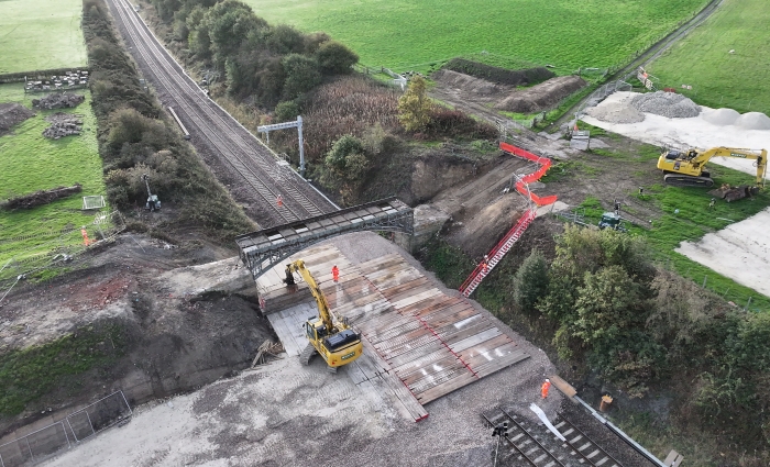 the TRU East Alliance successfully lifted away Crawshaw Woods Bridge - a 200 year old, cast-iron railway bridge 