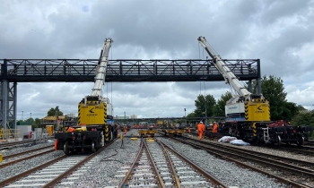 Two 250 Kirow cranes working in tandem