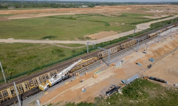 Radlett main line junction areial with kirow crane