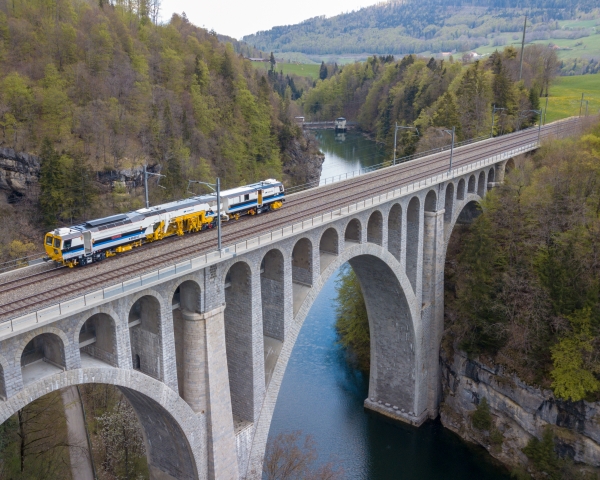 B 66 UC - Volker Rail 30-04-2019 (2).jpg